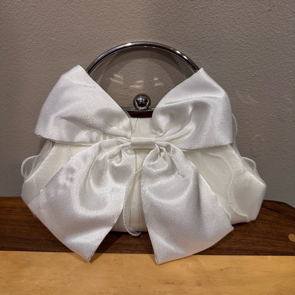 Elegant White Satin Bow Clutch